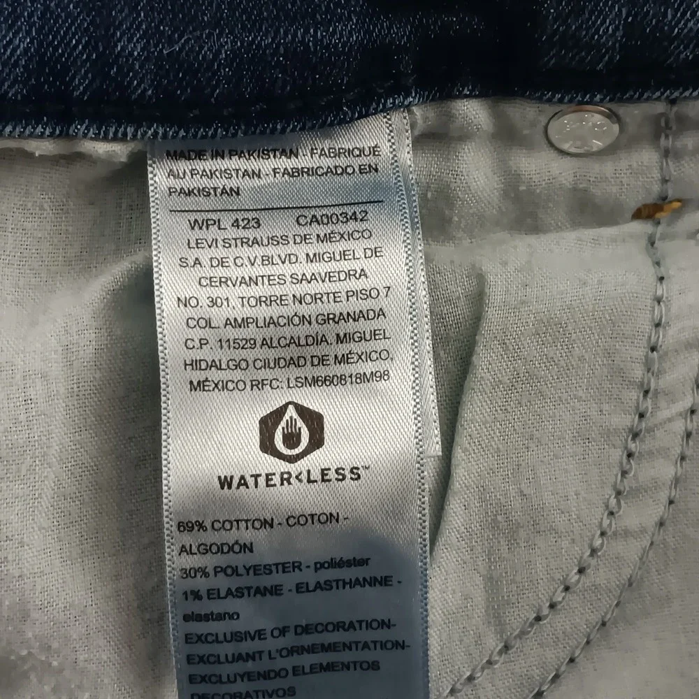 Signature by Levi Strauss Women Mid Rise Denim Shorts Cuffed Blue Size 12 - Picture 7 of 9